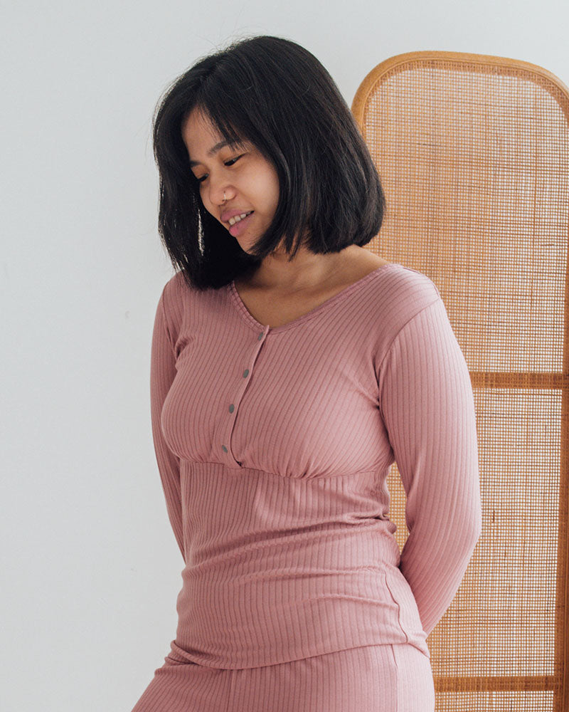 Where to shop confinement long sleeve pants pajamas nursing sleepwear set Malaysia buy Best trendy Maternity pyjamas pregnant clothing brands good review comfy breastfeeding top Singapore pregger 2nd 3rd trimester breathable pure cotton motherhood 9 months prenatal postpartum mothercare mamaway stylish fashion plus size XXXL beli pakaian Ibu hamil mengandung selesa bagus baju menyusui tidur butik 韩装马来西亚新加波纯棉孕妇衣服透气凉快时髦孕妈上衣怀孕期做月子套装长袖裤睡衣舒适哺乳加大码